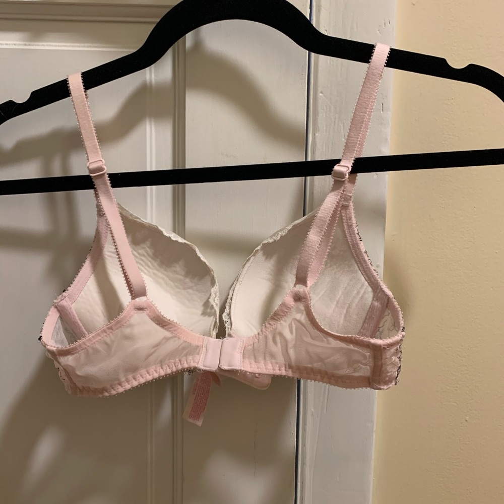 Victoria’s Secret Bra - Picture 3 of 7
